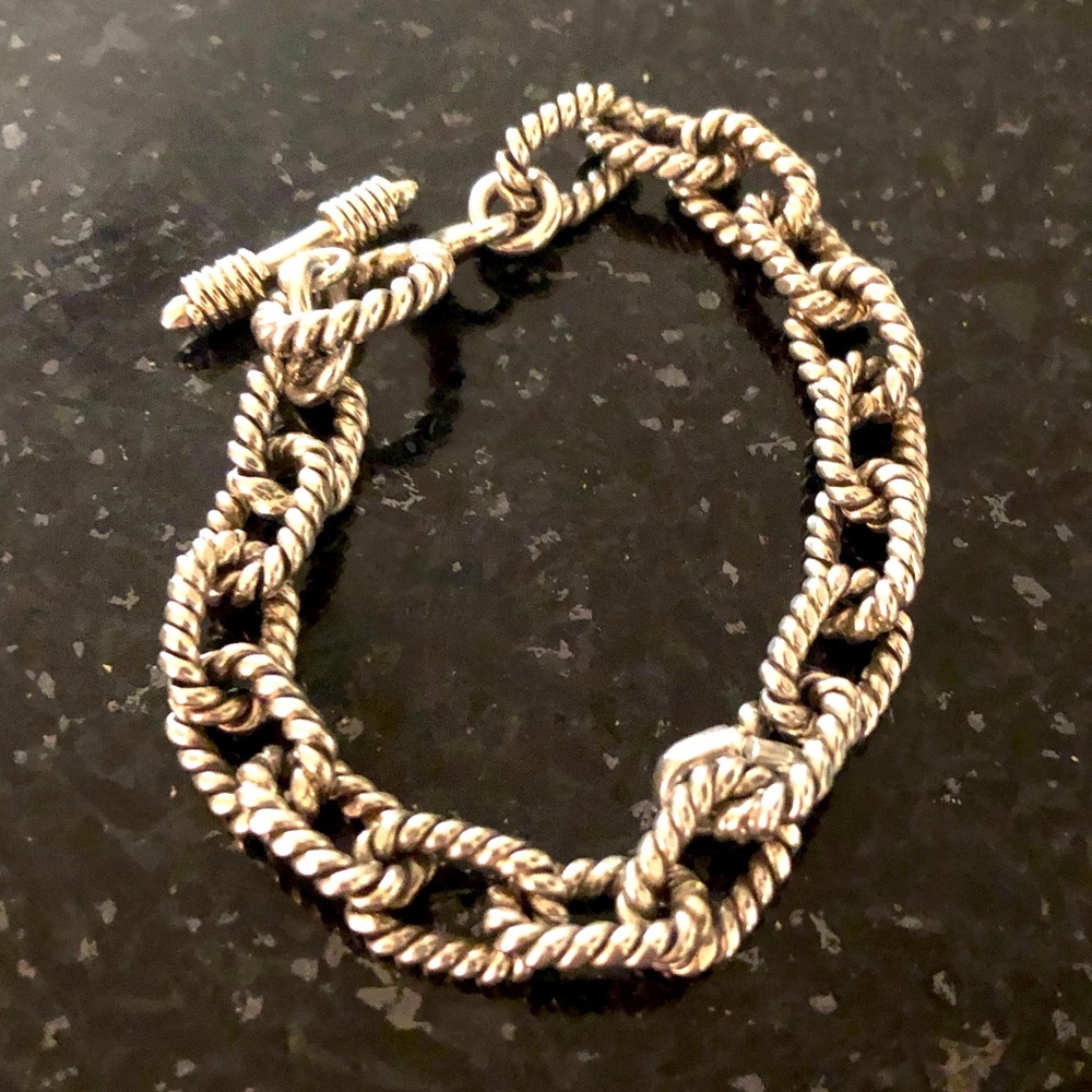 Sterling silver twist oval link Bracelet.